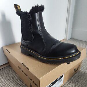 Dr. Martens 2976 Leonore Chelsea Boots